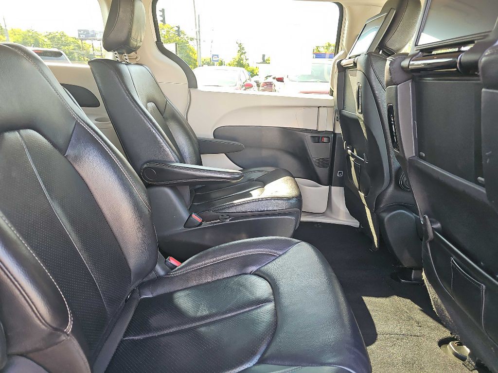2022 Chrysler Pacifica Image 61