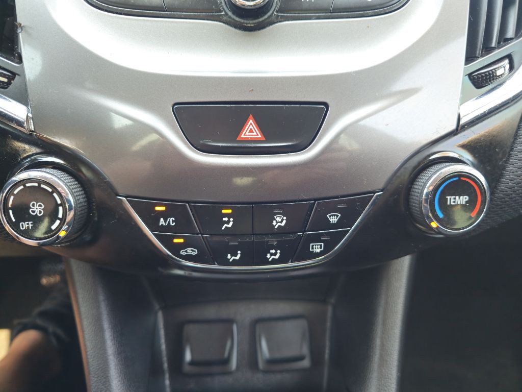 2017 Chevrolet Cruze Image 30