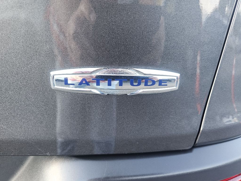 2016 Jeep Cherokee Image 18