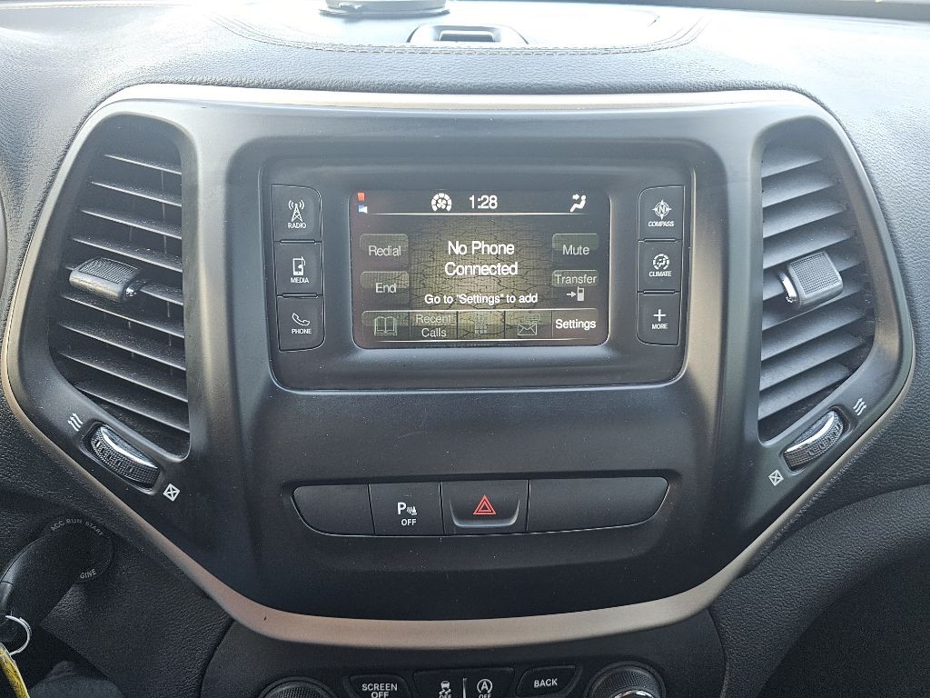 2016 Jeep Cherokee Image 25