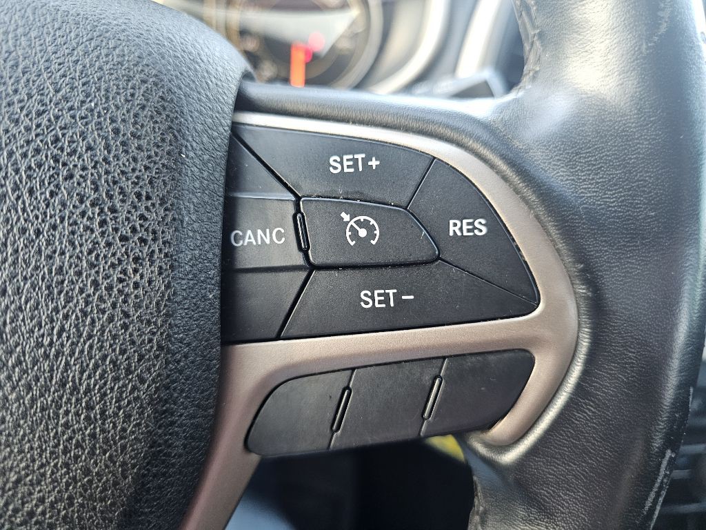 2016 Jeep Cherokee Image 35