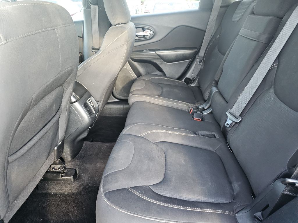 2016 Jeep Cherokee Image 39