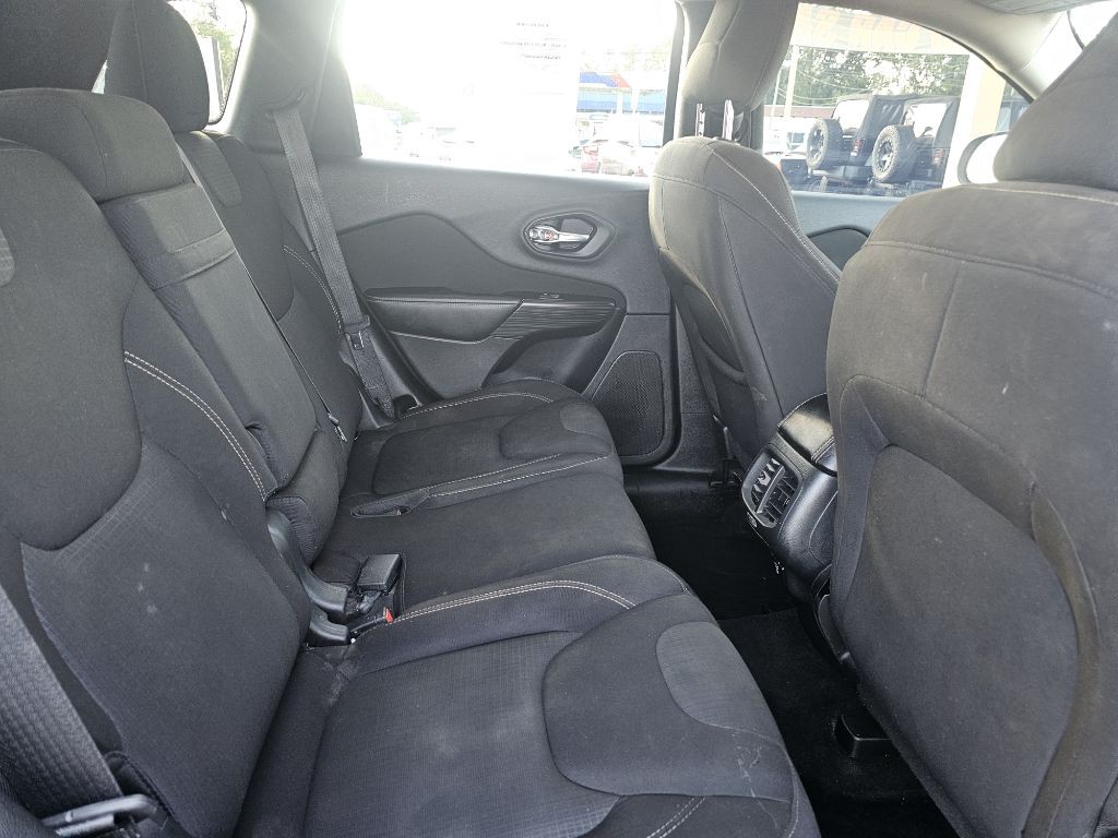 2016 Jeep Cherokee Image 42
