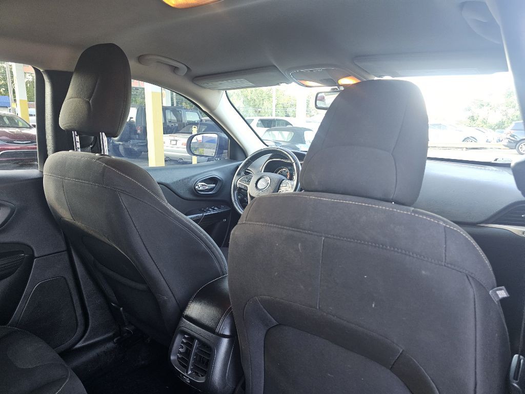 2016 Jeep Cherokee Image 46