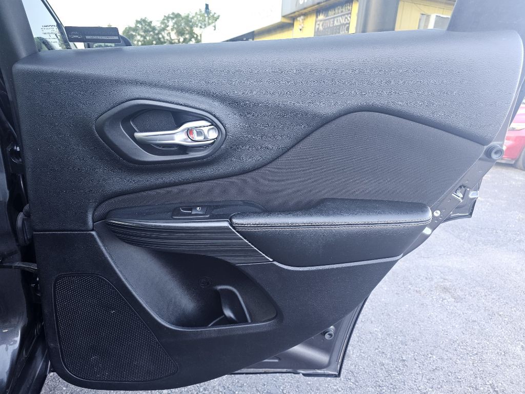 2016 Jeep Cherokee Image 47