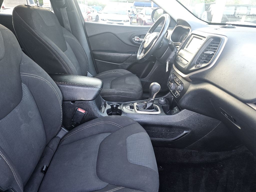 2016 Jeep Cherokee Image 48
