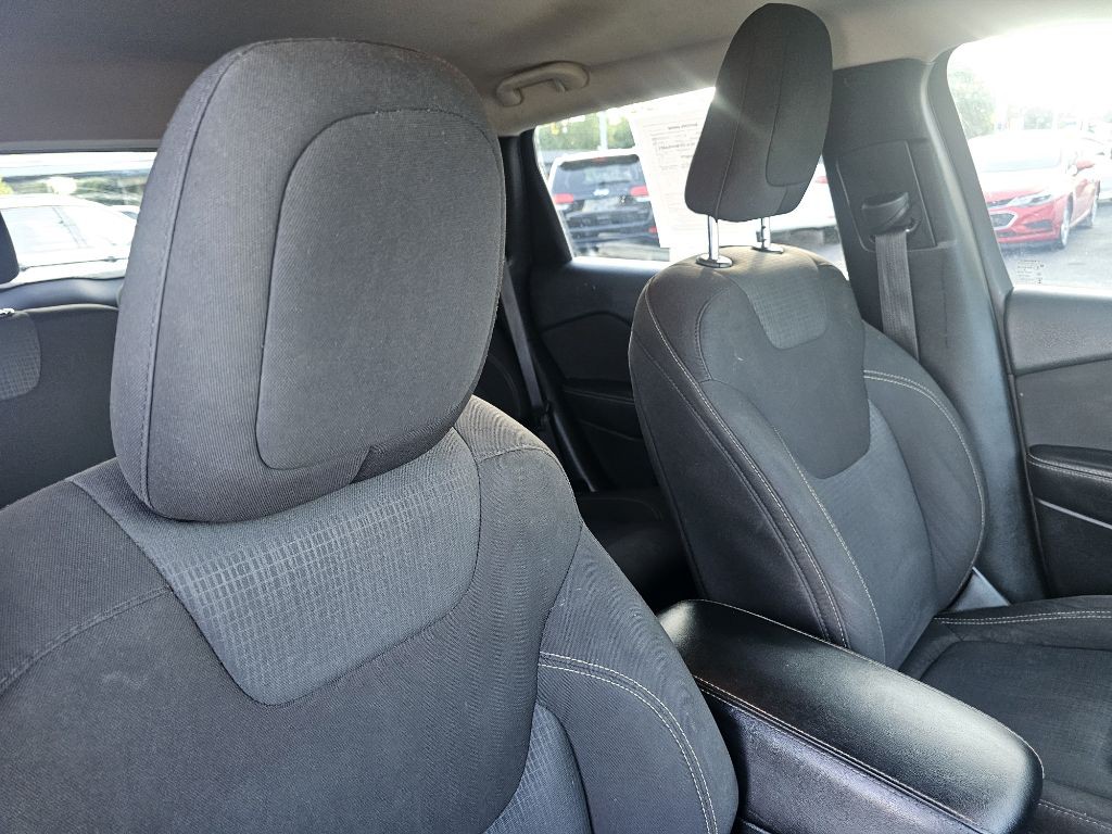 2016 Jeep Cherokee Image 50