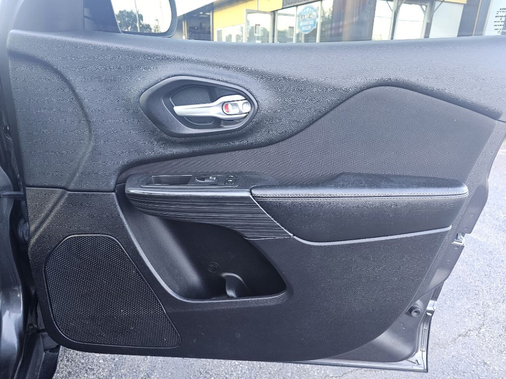 2016 Jeep Cherokee Image 51