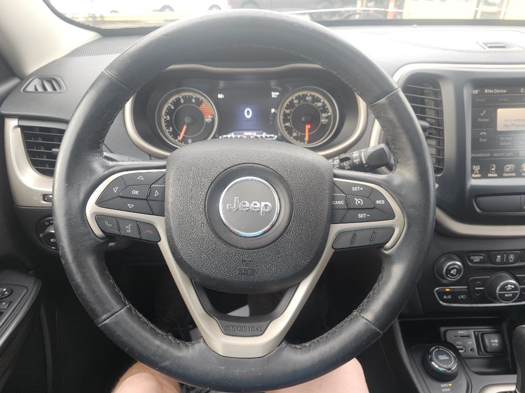 2016 Jeep Cherokee Image 32