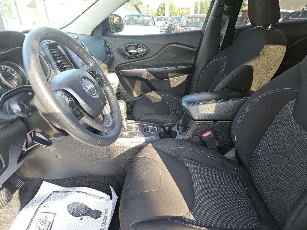 2019 Jeep Cherokee Image 16