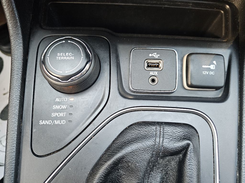 2019 Jeep Cherokee Image 25