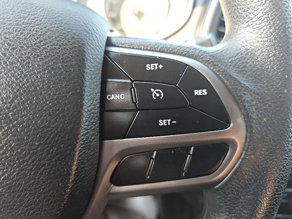 2019 Jeep Cherokee Image 28