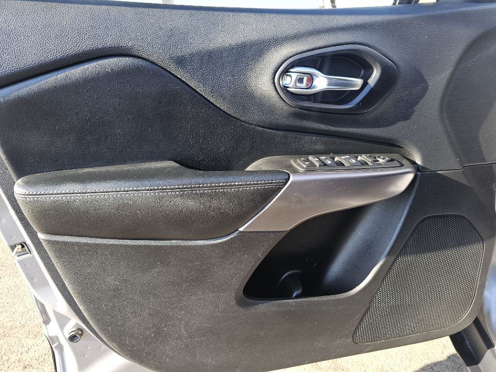 2019 Jeep Cherokee Image 30