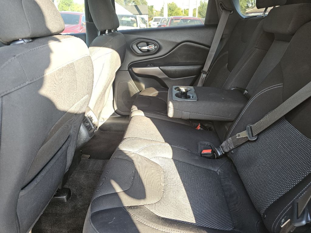 2019 Jeep Cherokee Image 33