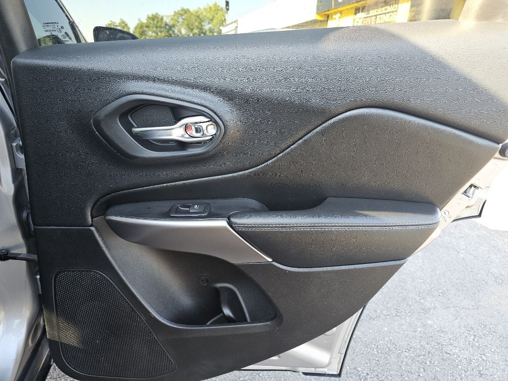 2019 Jeep Cherokee Image 40