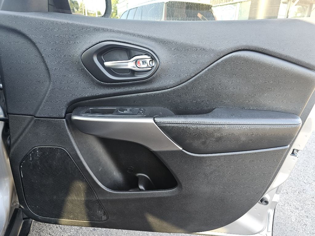 2019 Jeep Cherokee Image 44