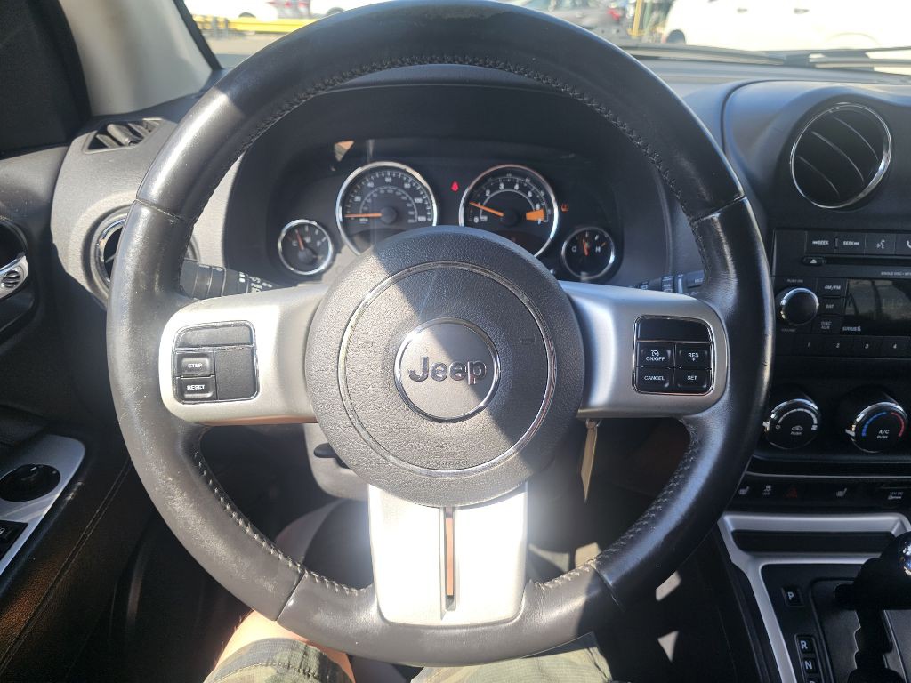2017 Jeep Compass Image 28