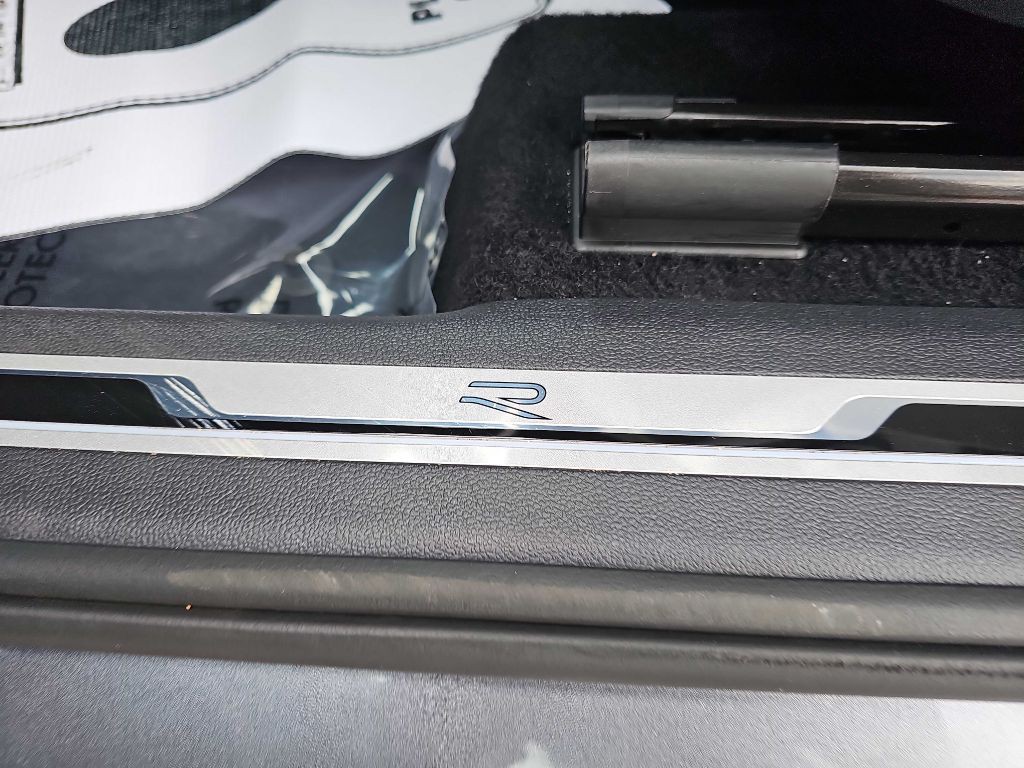 2022 Volkswagen Tiguan Image 39