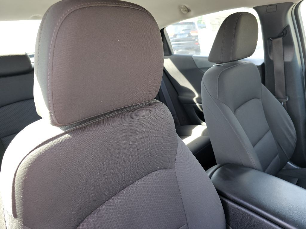 2018 Chevrolet Malibu Image 36