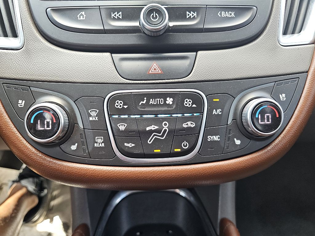 2016 Chevrolet Malibu Image 22