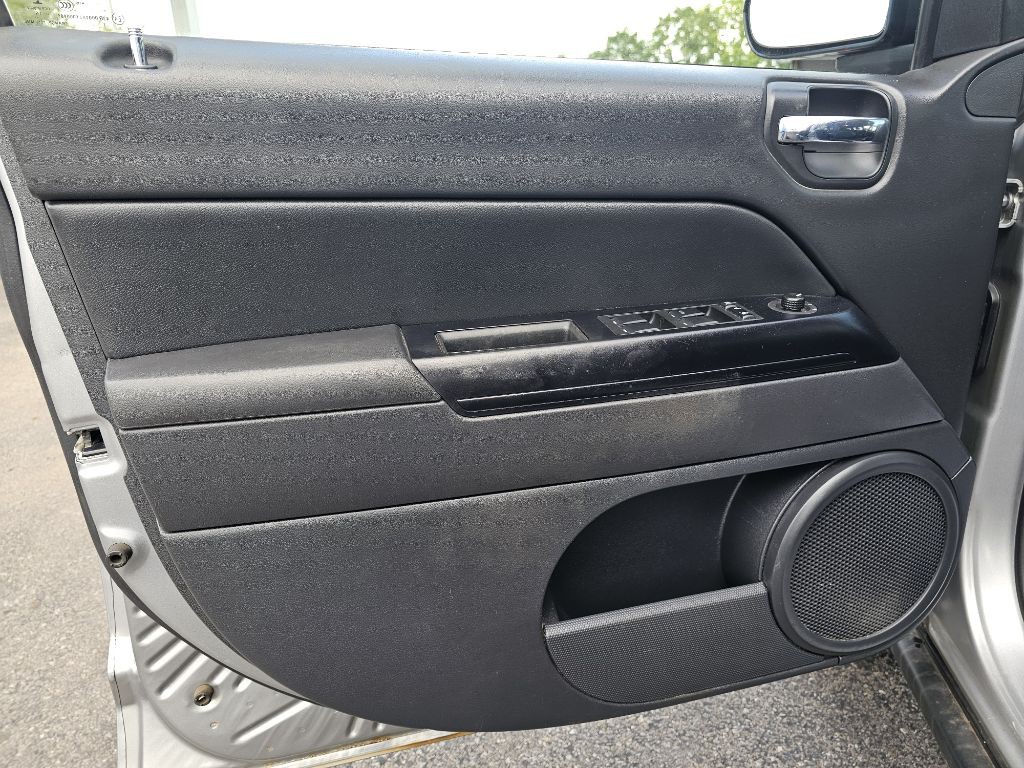 2015 Jeep Compass Image 34