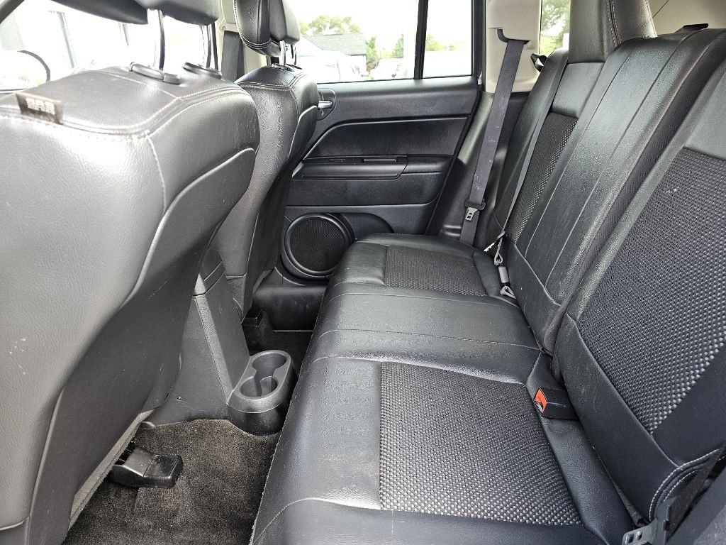 2015 Jeep Compass Image 35