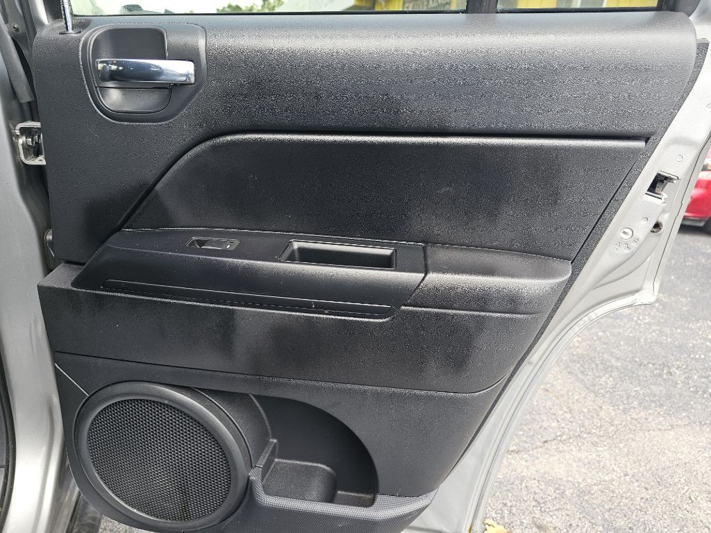 2015 Jeep Compass Image 41