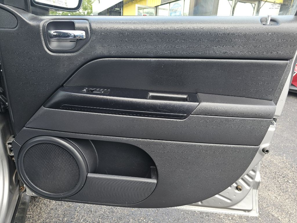 2015 Jeep Compass Image 45