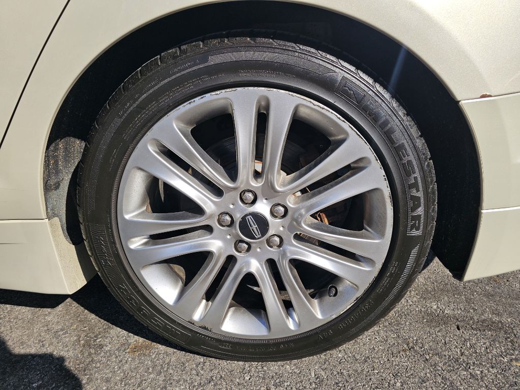 2015 Lincoln MKZ Image 16