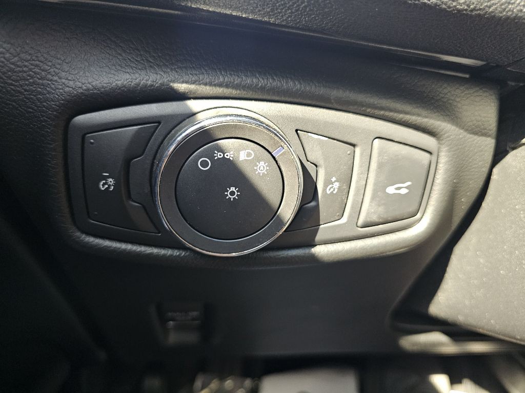 2015 Lincoln MKZ Image 28