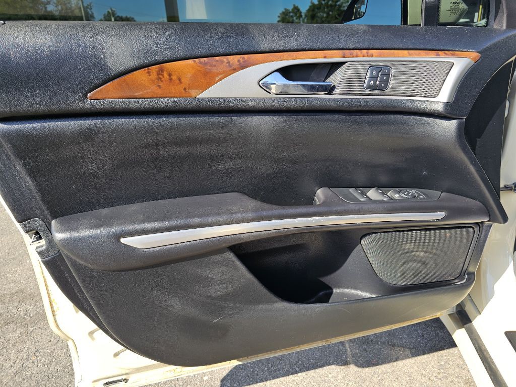 2015 Lincoln MKZ Image 29