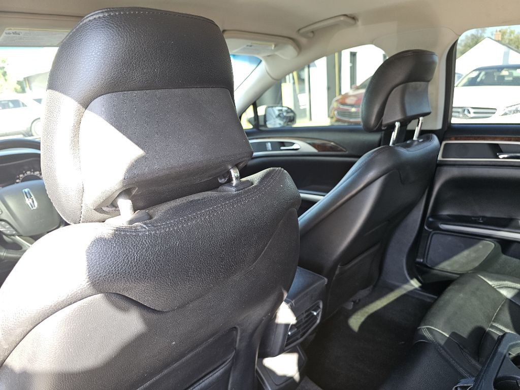 2015 Lincoln MKZ Image 31