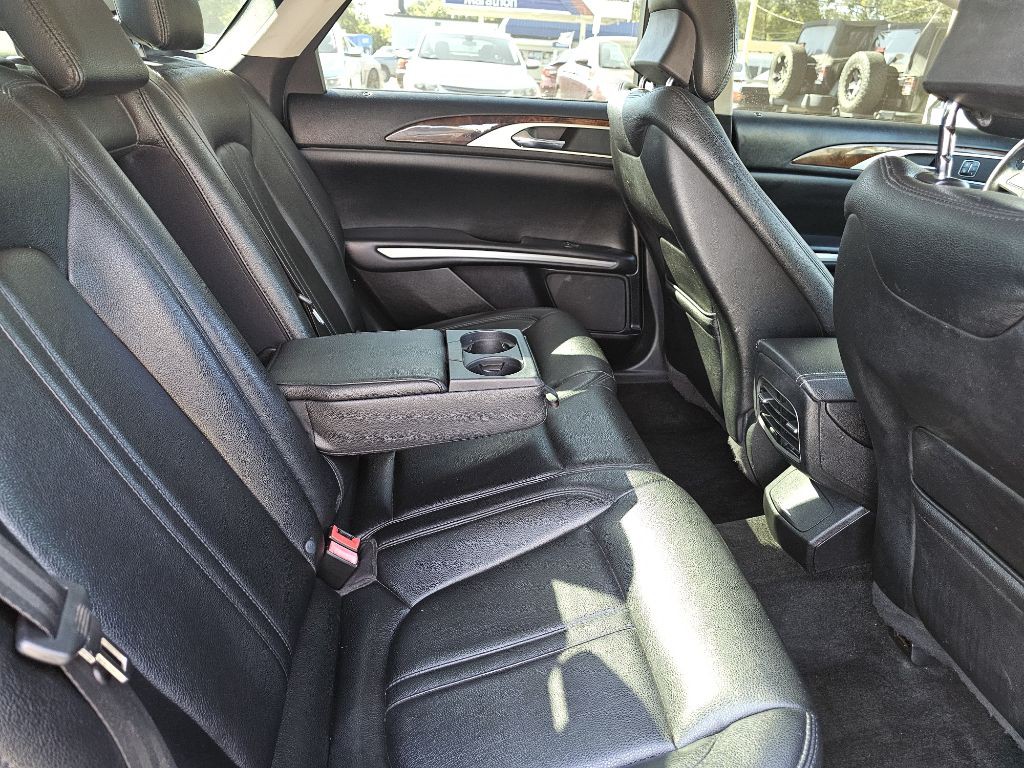2015 Lincoln MKZ Image 35