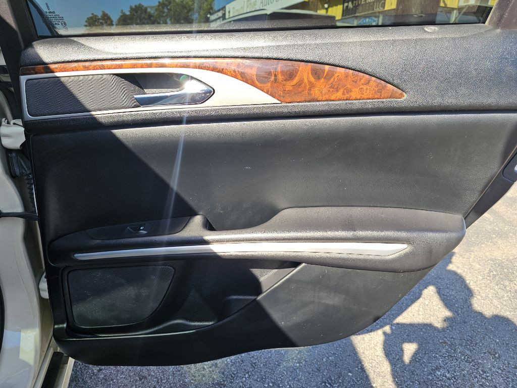 2015 Lincoln MKZ Image 38