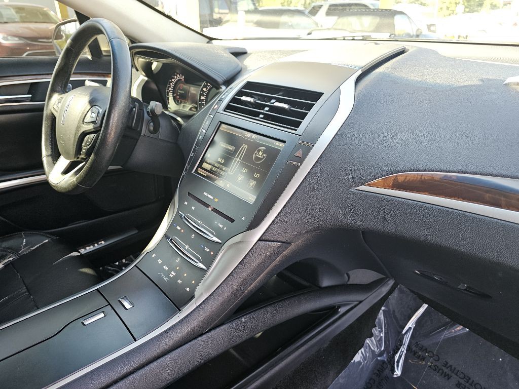 2015 Lincoln MKZ Image 41