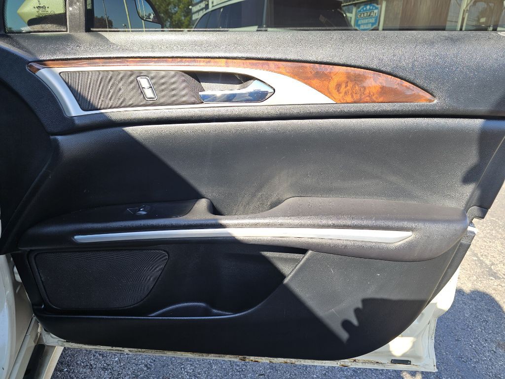 2015 Lincoln MKZ Image 42