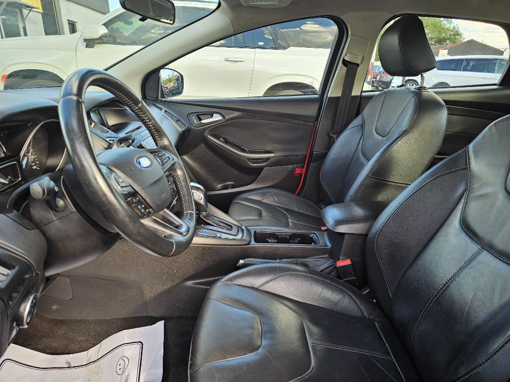 2016 Ford Focus Image 19