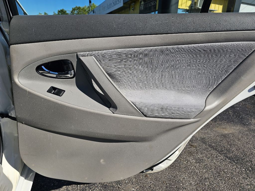 2009 Toyota Camry Image 28