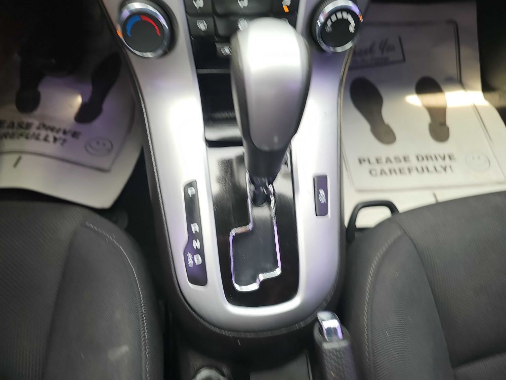 2016 Chevrolet Cruze Image 30