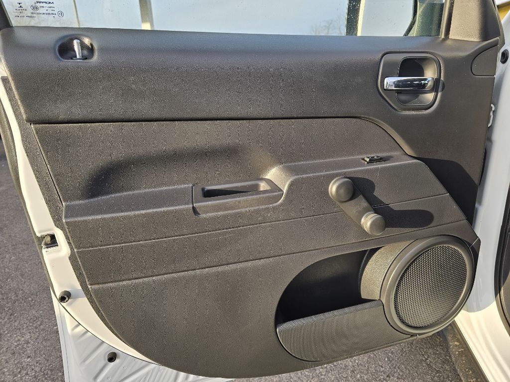 2017 Jeep Patriot Image 29