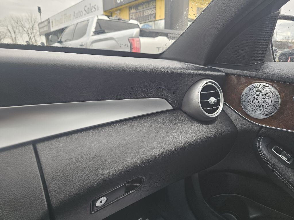 2018 Mercedes-Benz C-Class Image 28