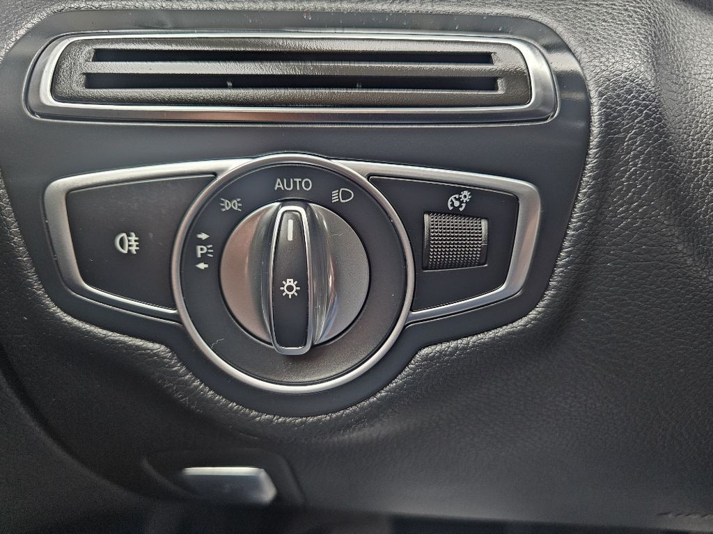 2018 Mercedes-Benz C-Class Image 31