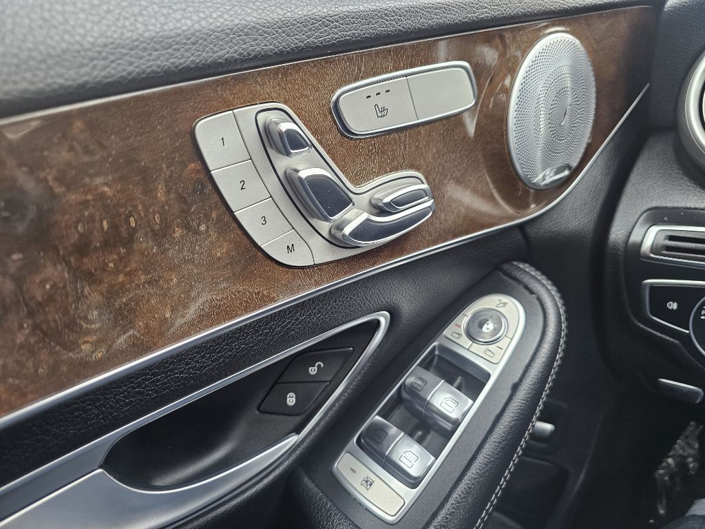 2018 Mercedes-Benz C-Class Image 32