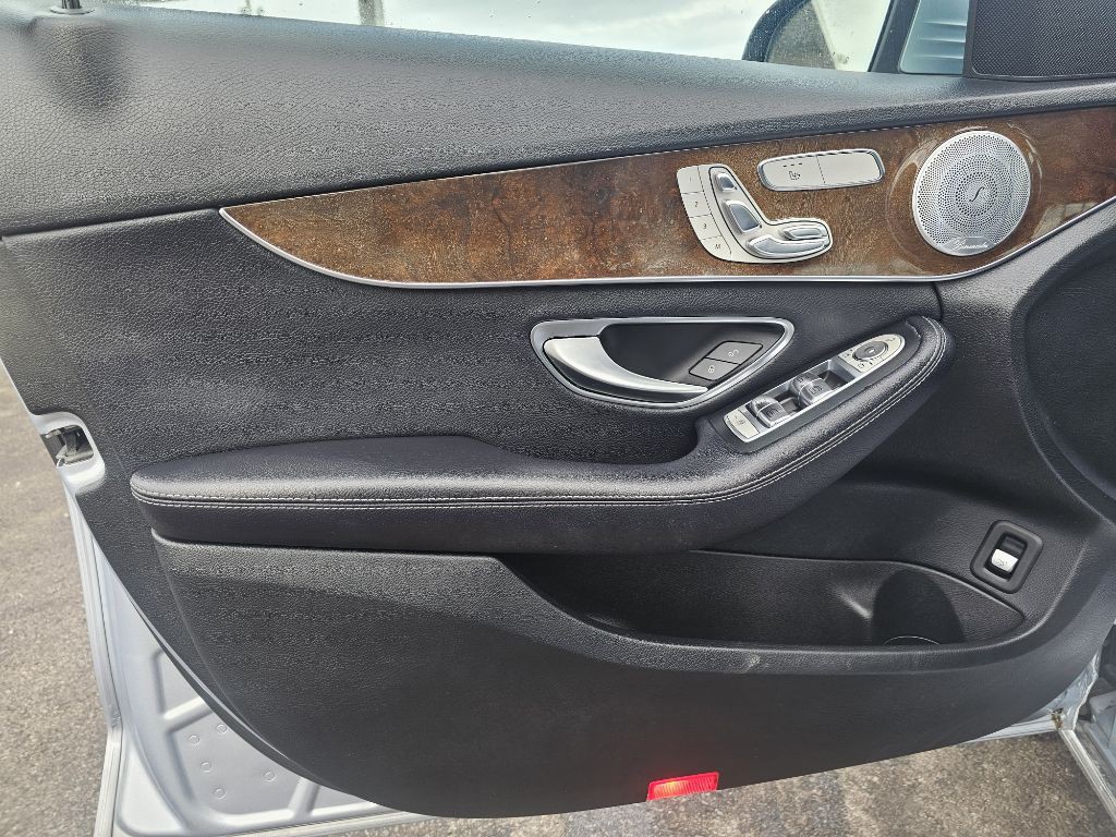 2018 Mercedes-Benz C-Class Image 35