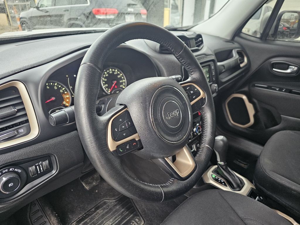 2016 Jeep Renegade Image 18