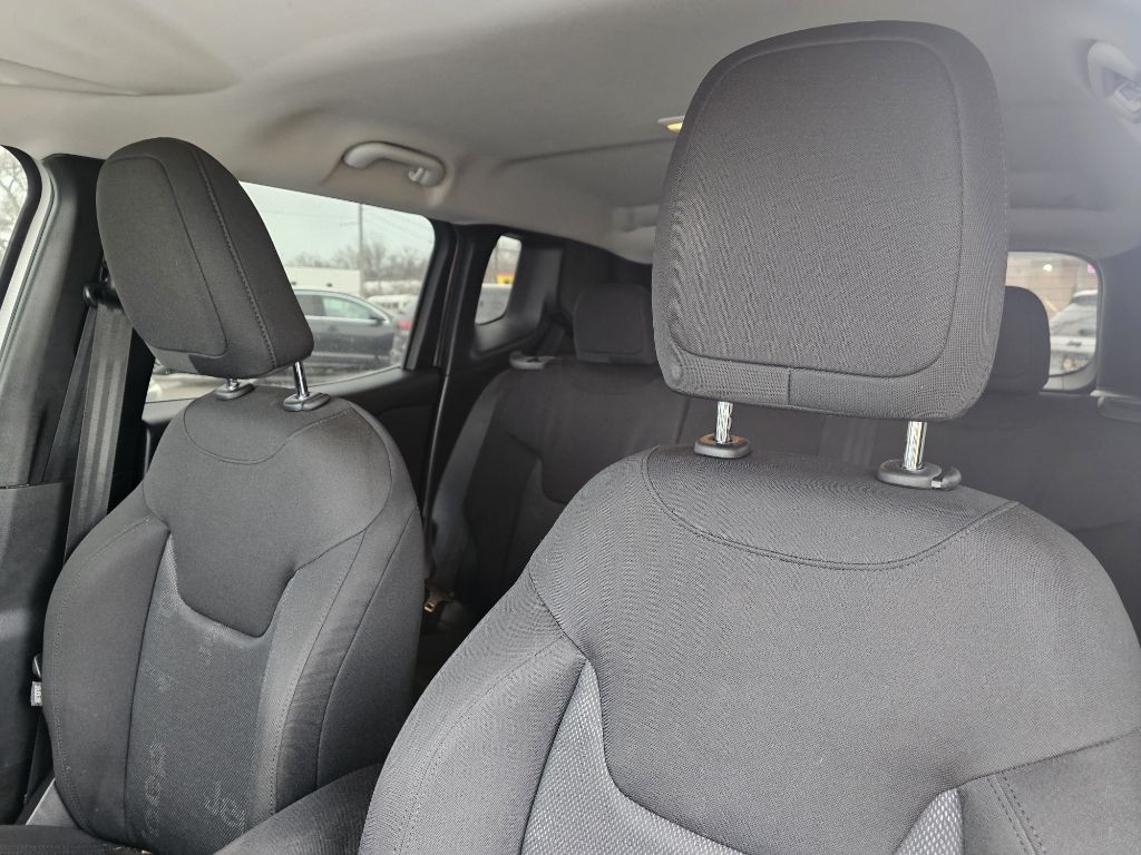 2016 Jeep Renegade Image 19