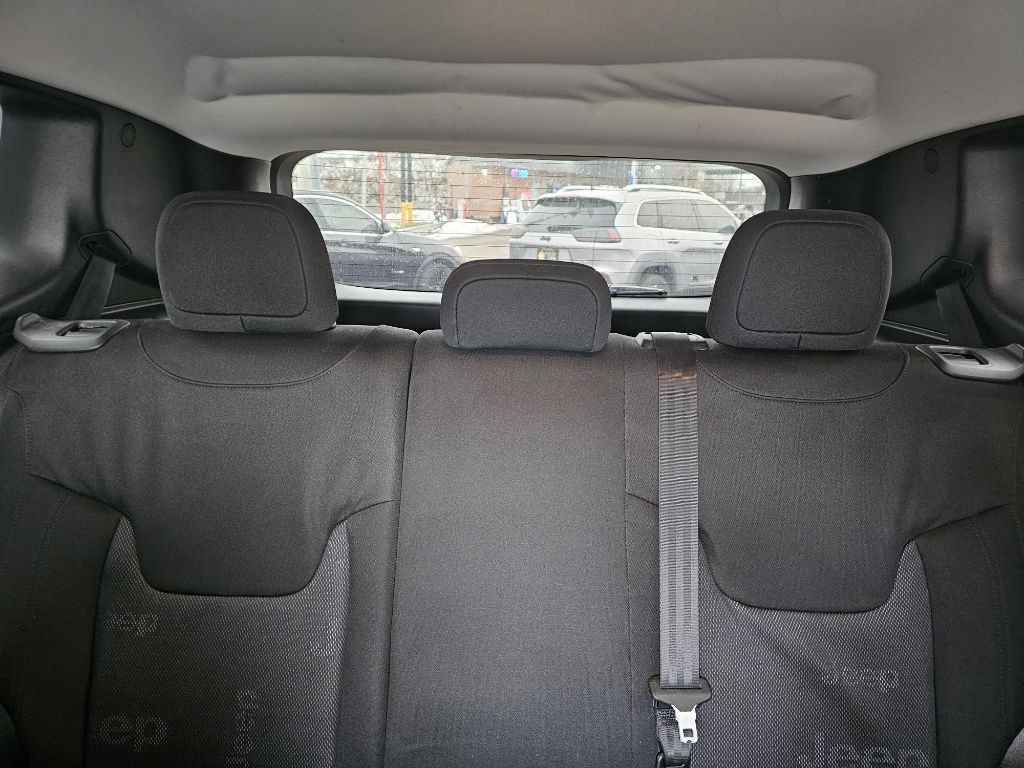 2016 Jeep Renegade Image 20