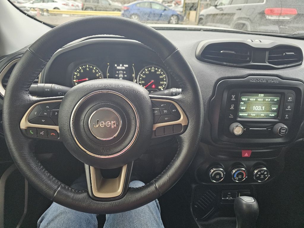 2016 Jeep Renegade Image 21