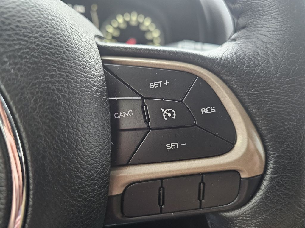 2016 Jeep Renegade Image 27