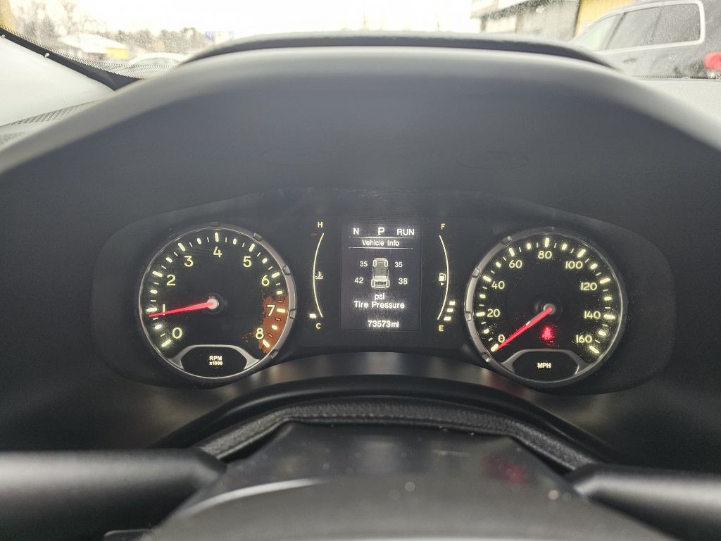 2016 Jeep Renegade Image 28